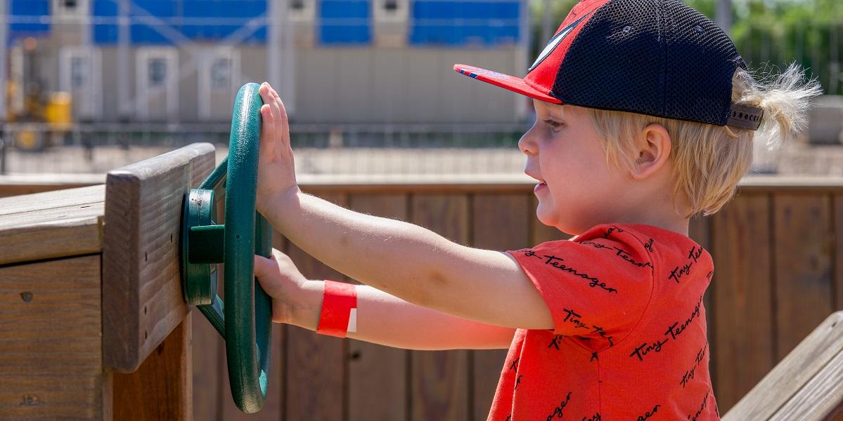 Child playing at Billy Bobs Parlour