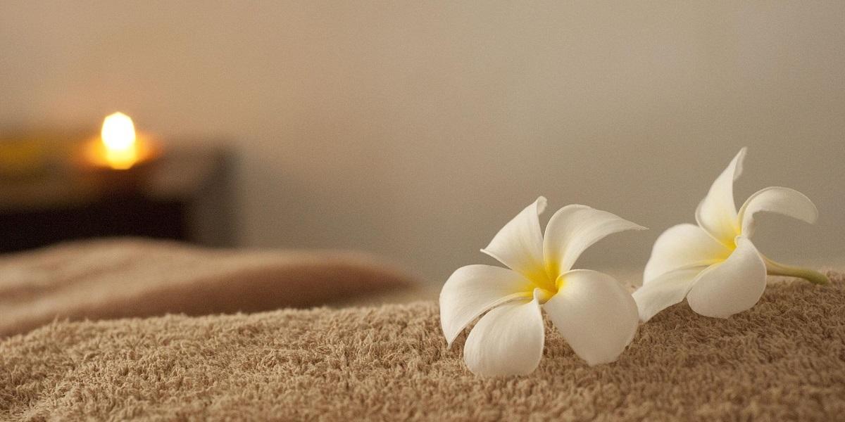 Flower petals on towel