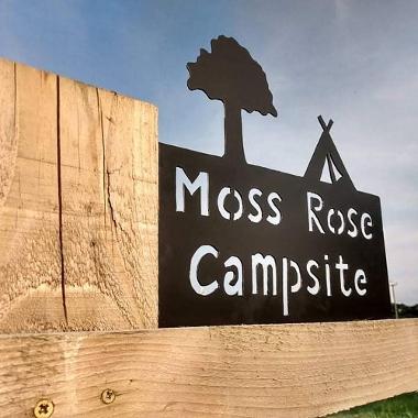 Moss Rose camping sign