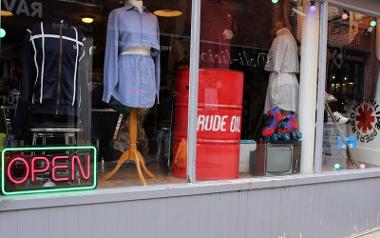Retrogue Vintage Clothing shop front down Cannon Street