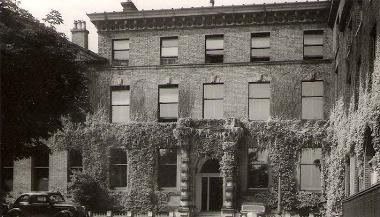 Old photograph of Preston's Park School for Girls on Winckley Square.