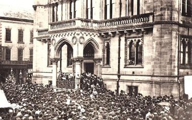 Crowds outside Preston's old town hall listening to the 1882 Guild Mayor speech.