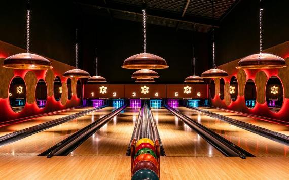 Flower Bow's bowling alleys.